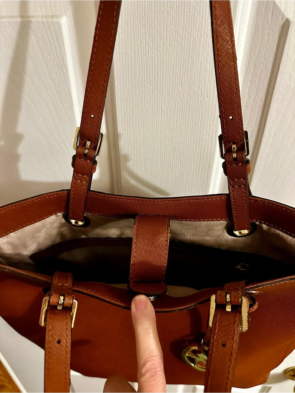 Michael Kors Jet Set Travel Large Saffiano Leather North-South Tote. - Picture 11 of 14